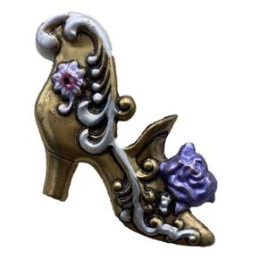 Vintage Victorian Lady High Heels Shoe brooch with a rhinestone heel